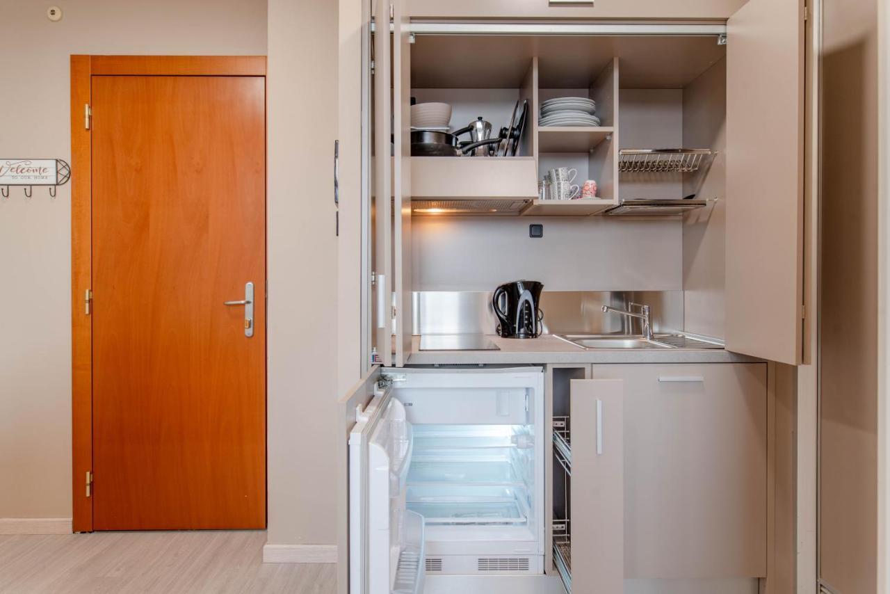 Regina Apartment *